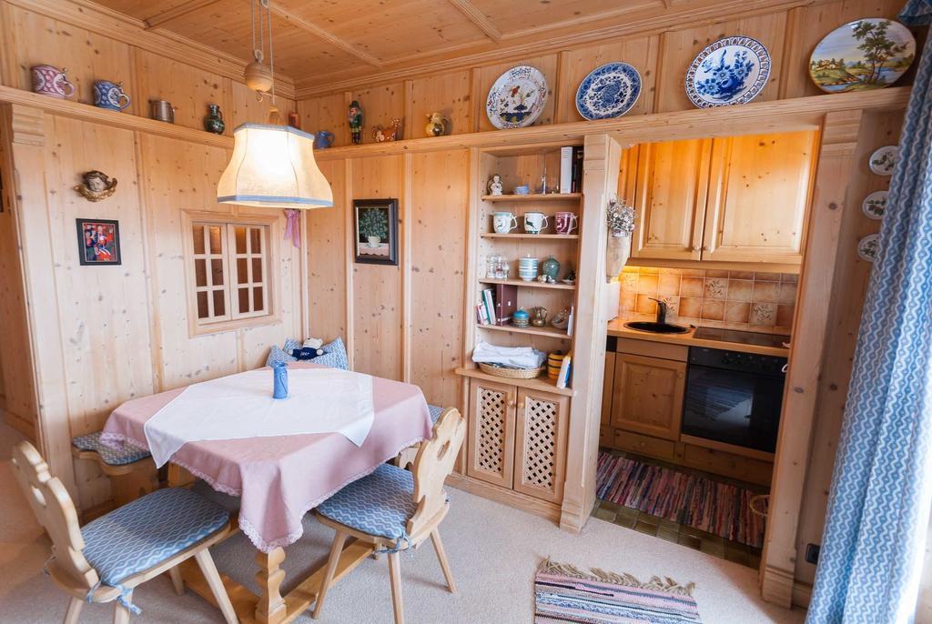 Modern Living Traditional Style 알텐막팀퐁와 객실 사진
